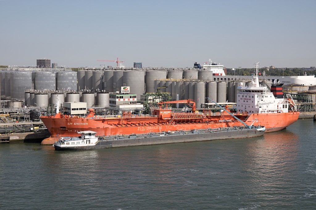 scheepvaart schip schepen hdr marine tanker containerschip offshore ferry sleepboot rotterdam transport maasvlakte europoort botlek rondvaart sar portlantis haven industrie